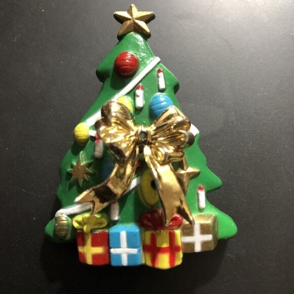 Christmas Tree Presents Gifts Pin Brooch Holidays - Picture 2 of 3